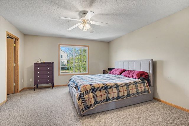 608 Randall Drive, Solon, IA 52333