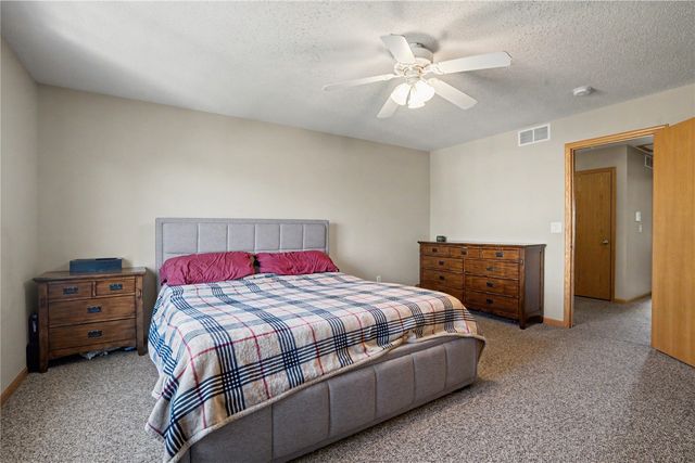 608 Randall Drive, Solon, IA 52333