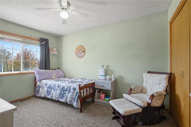 608 Randall Drive, Solon, IA 52333