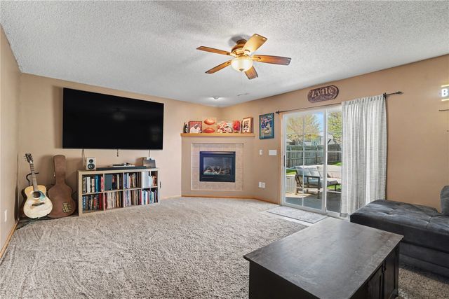 608 Randall Drive, Solon, IA 52333