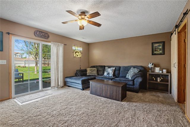 608 Randall Drive, Solon, IA 52333