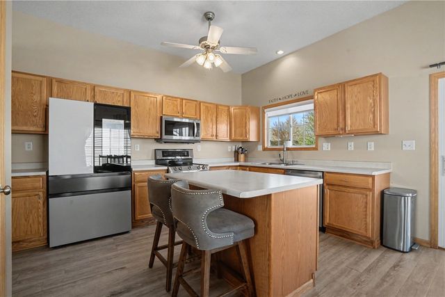 608 Randall Drive, Solon, IA 52333