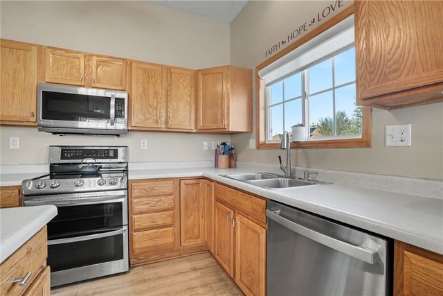 608 Randall Drive, Solon, IA 52333