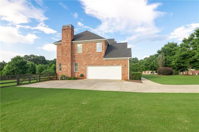 1252 White Columns Drive, Monroe, GA 30656