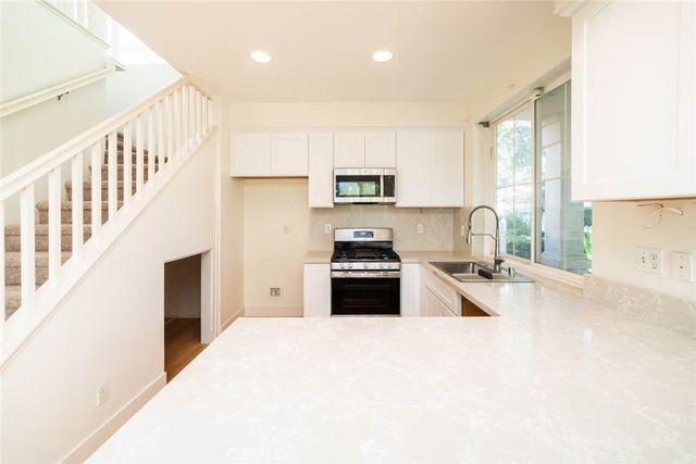 206 Garden Gate Lane, Irvine, CA 92620