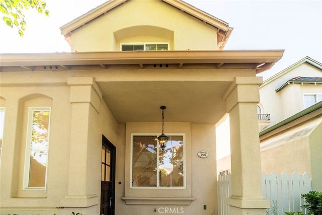 206 Garden Gate Lane, Irvine, CA 92620