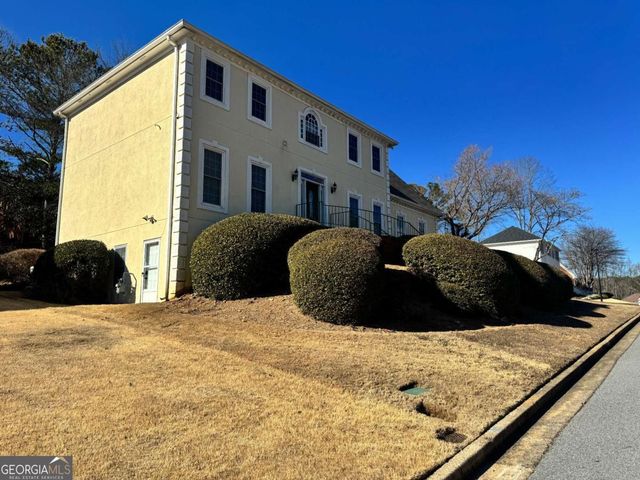 9220 Mackinac Drive, Johns Creek, GA 30022