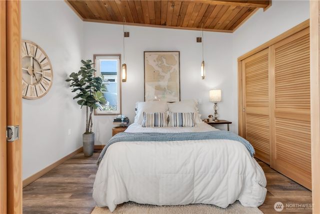 14207 Evergreen Way, Stanwood, WA 98292