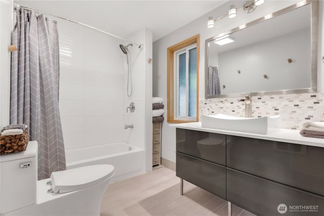14207 Evergreen Way, Stanwood, WA 98292
