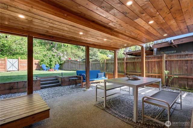 14207 Evergreen Way, Stanwood, WA 98292