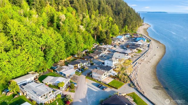 14207 Evergreen Way, Stanwood, WA 98292