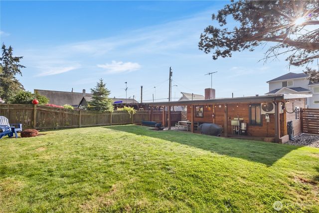 14207 Evergreen Way, Stanwood, WA 98292