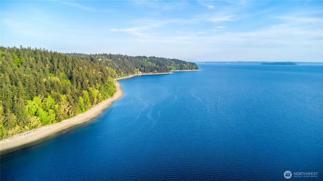 14207 Evergreen Way, Stanwood, WA 98292