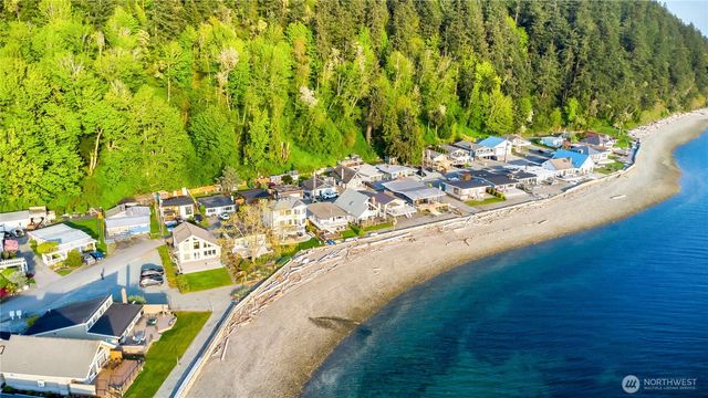 14207 Evergreen Way, Stanwood, WA 98292