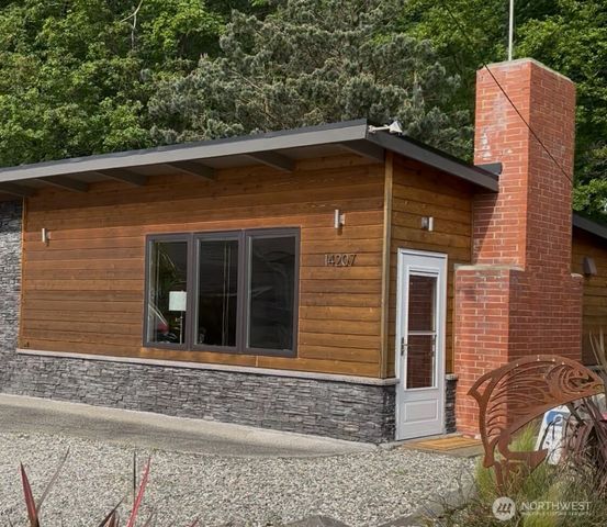 14207 Evergreen Way, Stanwood, WA 98292