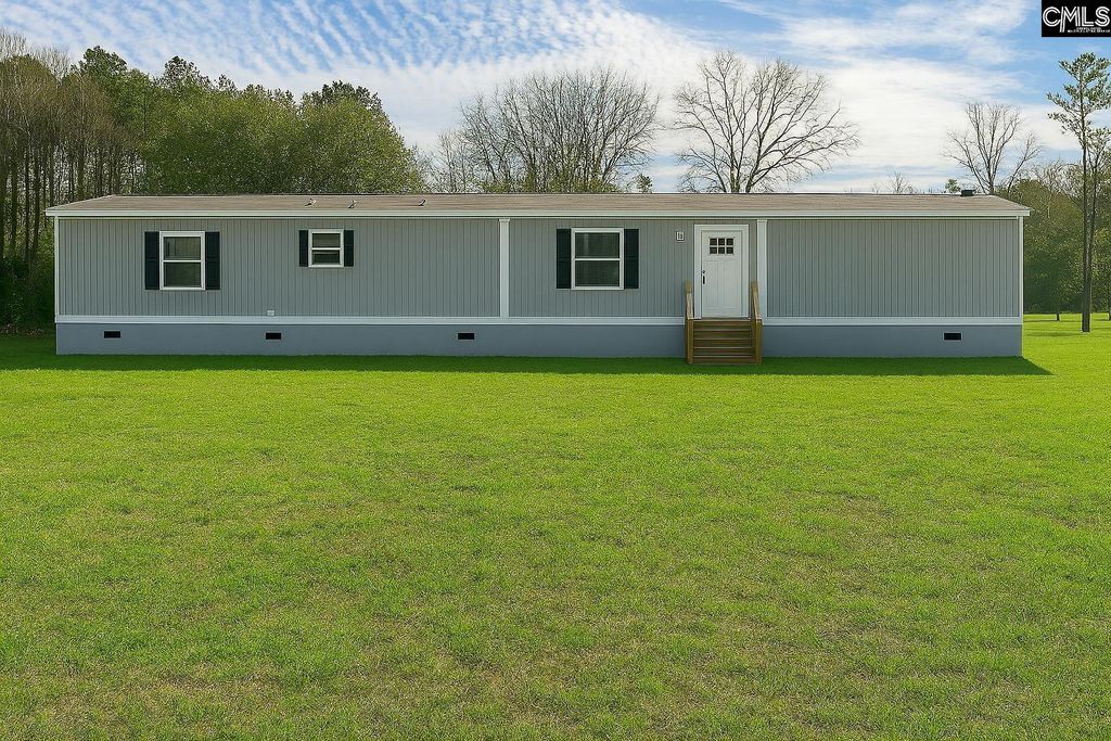 901 Old Bluff Road, Hopkins, SC 29061