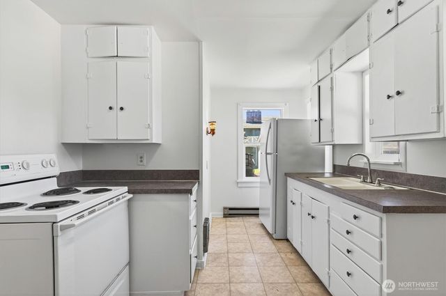 1035 16th Avenue, Longview, WA 98632