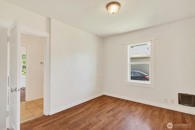 1035 16th Avenue, Longview, WA 98632