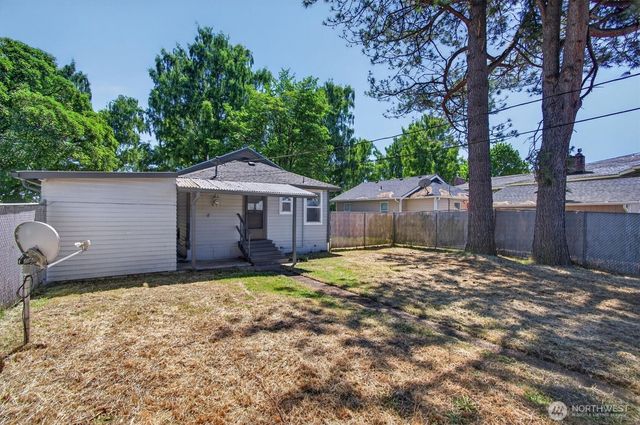 1035 16th Avenue, Longview, WA 98632