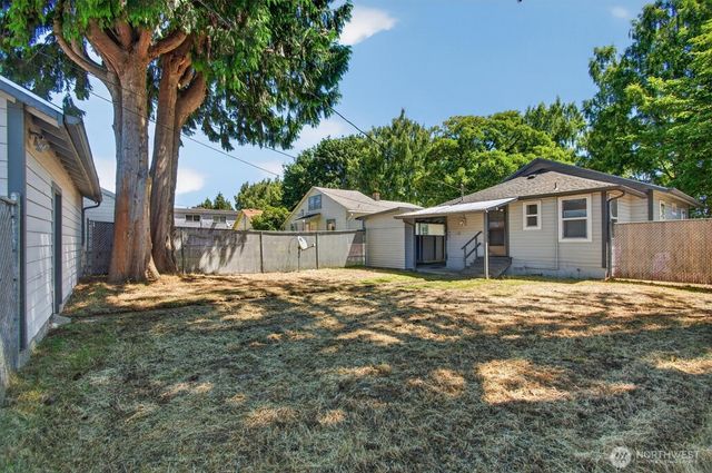 1035 16th Avenue, Longview, WA 98632