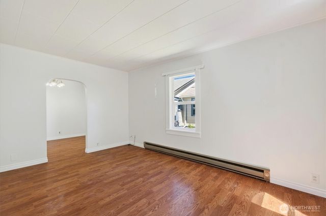 1035 16th Avenue, Longview, WA 98632