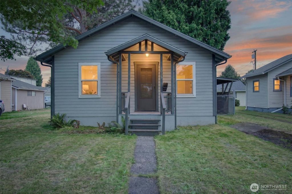 1035 16th Avenue, Longview, WA 98632