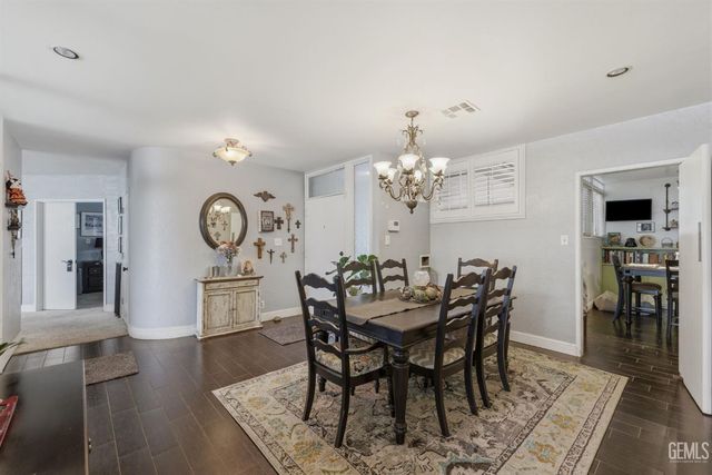 1411 Alta Vista Drive, Bakersfield, CA 93305