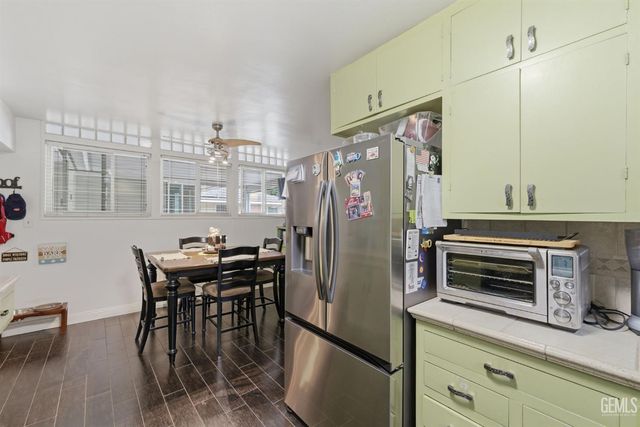 1411 Alta Vista Drive, Bakersfield, CA 93305