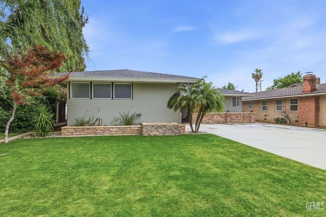 1411 Alta Vista Drive, Bakersfield, CA 93305