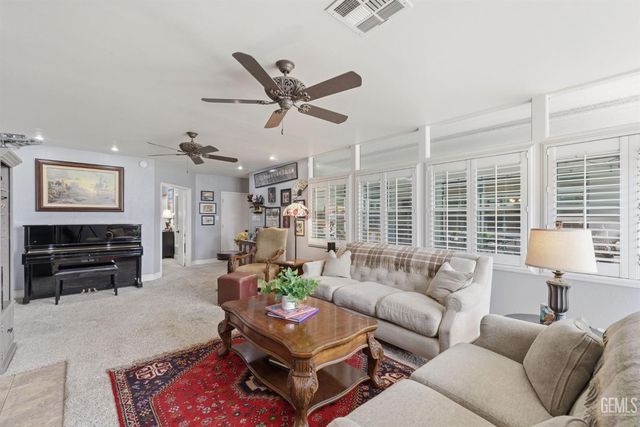 1411 Alta Vista Drive, Bakersfield, CA 93305