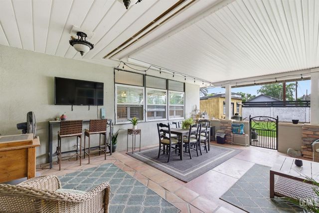 1411 Alta Vista Drive, Bakersfield, CA 93305