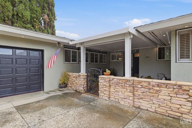 1411 Alta Vista Drive, Bakersfield, CA 93305