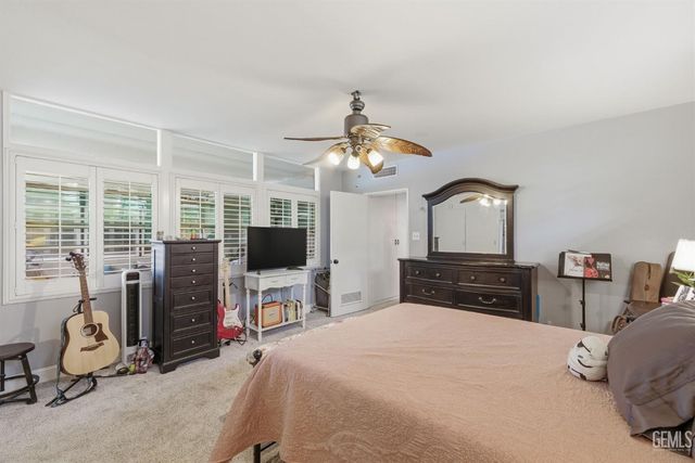 1411 Alta Vista Drive, Bakersfield, CA 93305