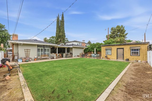 1411 Alta Vista Drive, Bakersfield, CA 93305