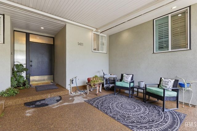 1411 Alta Vista Drive, Bakersfield, CA 93305