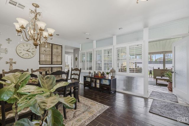 1411 Alta Vista Drive, Bakersfield, CA 93305