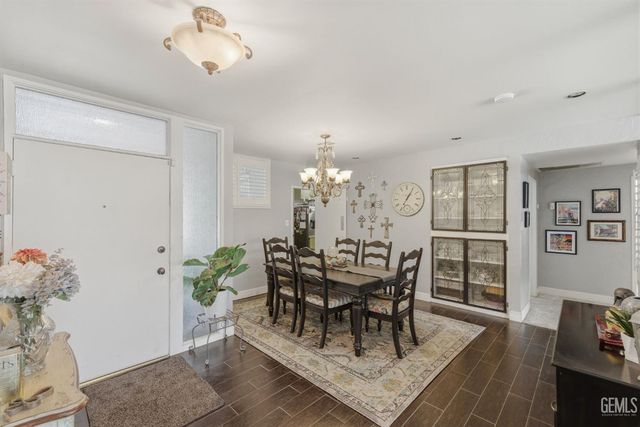 1411 Alta Vista Drive, Bakersfield, CA 93305