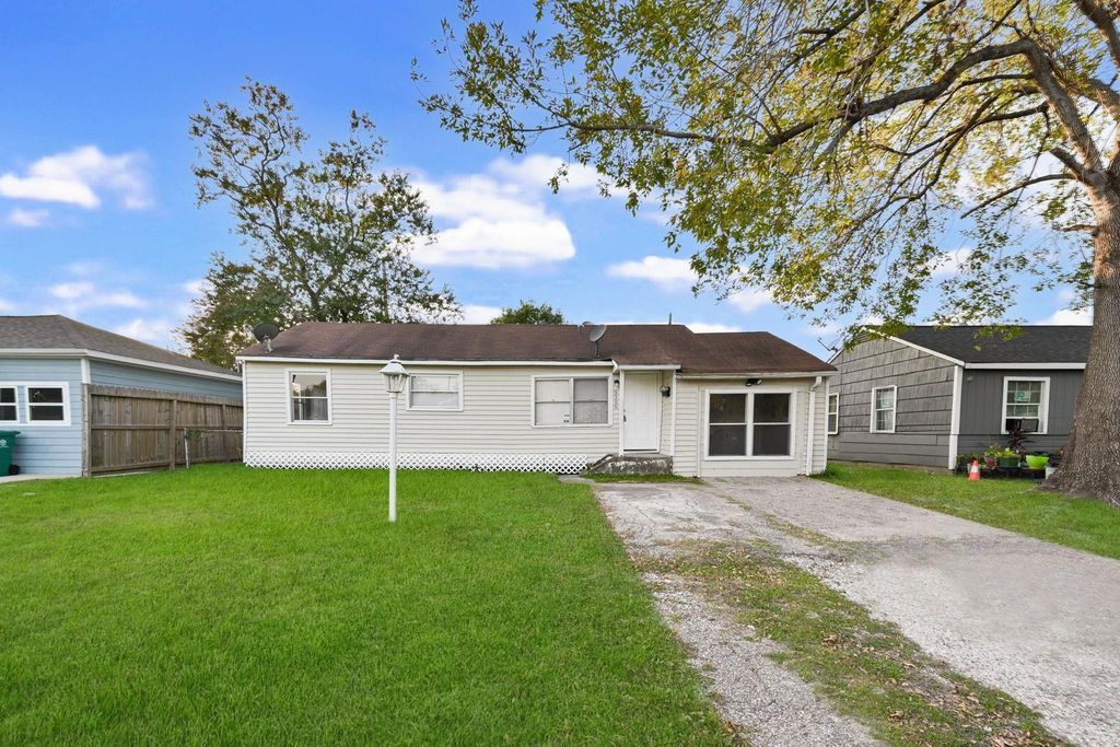 9306 Chesterfield Drive, Houston, TX 77051