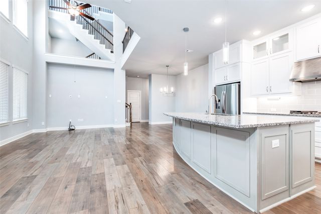 636 Courtyard Lane, Irving, TX 75039