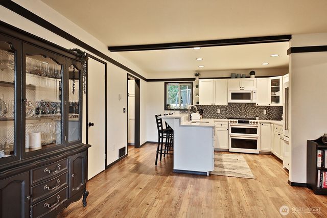 2575 Hillis Drive, Langley, WA 98260