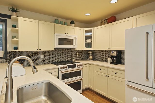 2575 Hillis Drive, Langley, WA 98260