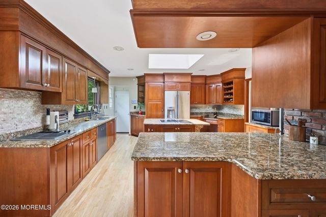 37 Schanck Road, Holmdel, NJ 07733