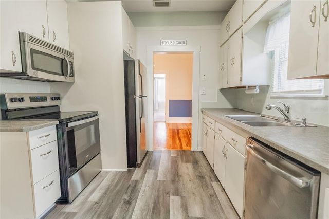 321 W PENNSYLVANIA AVENUE, Deland, FL 32720