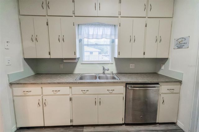 321 W PENNSYLVANIA AVENUE, Deland, FL 32720