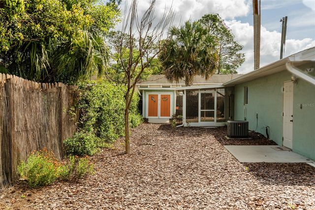 321 W PENNSYLVANIA AVENUE, Deland, FL 32720