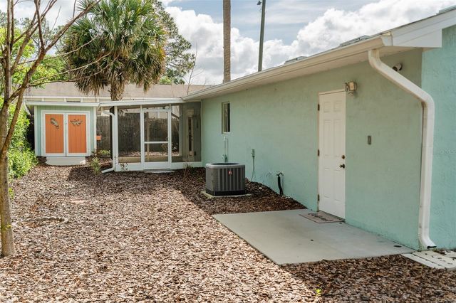 321 W PENNSYLVANIA AVENUE, Deland, FL 32720