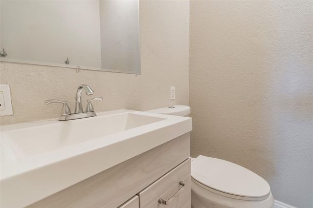 321 W PENNSYLVANIA AVENUE, Deland, FL 32720