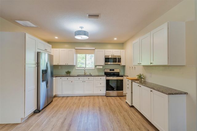 321 W PENNSYLVANIA AVENUE, Deland, FL 32720