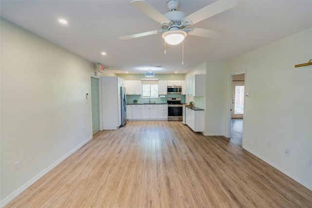 321 W PENNSYLVANIA AVENUE, Deland, FL 32720