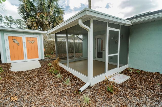 321 W PENNSYLVANIA AVENUE, Deland, FL 32720